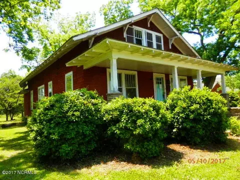 610 E 1st Ave, Chadbourn, NC 28431 photo 2