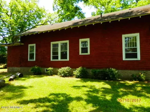610 E 1st Ave, Chadbourn, NC 28431 photo 6