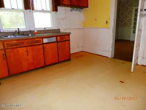 610 E 1st Ave, Chadbourn, NC 28431 photo 7