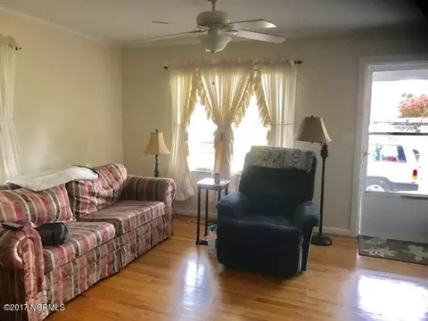 207 E Pitt St, Macclesfield, NC 27852 photo 4