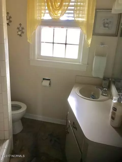 207 E Pitt St, Macclesfield, NC 27852 photo 6