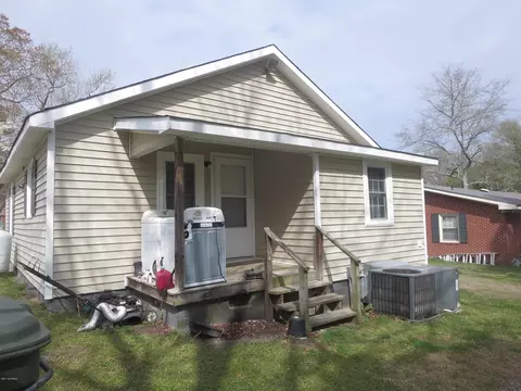 204 E Pine St, Williamston, NC 27892 photo 5