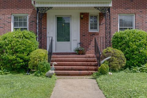 218 E Nash St, Spring Hope, NC 27882 photo 2
