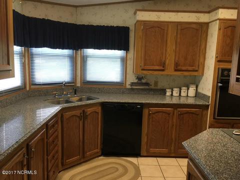 601 Harpoon Ct, Hampstead, NC 28443 photo 6