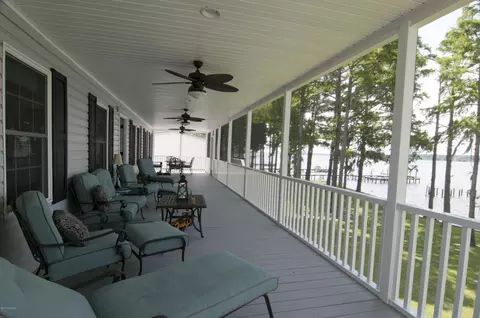 111 W Bayside Dr, Chocowinity, NC 27817 photo 2