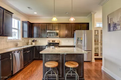 479 Landsdowne Cir, Hampstead, NC 28443 photo 10