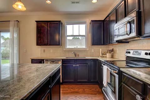 479 Landsdowne Cir, Hampstead, NC 28443 photo 7
