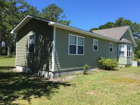 706 Seashore Dr, Atlantic, NC 28511 photo 4