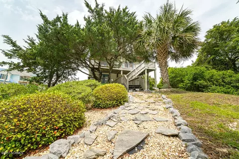 205 Cedar Ln, Atlantic Beach, NC 28512 photo 3