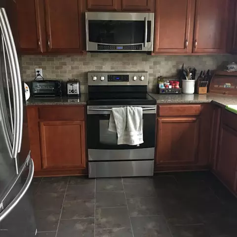 309 Mann St, Hubert, NC 28539 photo 7