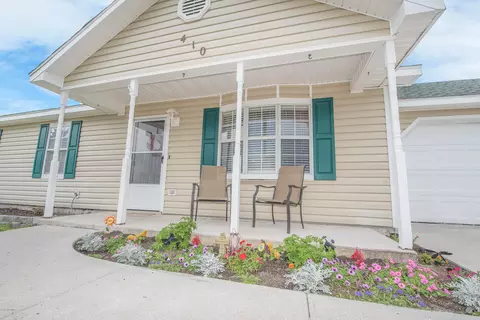 410 E Volant St, Hubert, NC 28539 photo 2