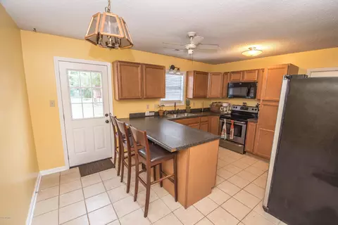 410 E Volant St, Hubert, NC 28539 photo 9