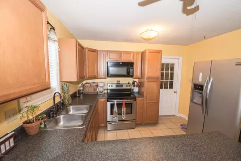 410 E Volant St, Hubert, NC 28539 photo 8