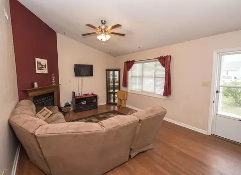 410 E Volant St, Hubert, NC 28539 photo 6