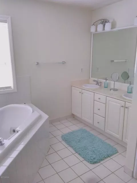 786 Sloop Pointe Ln, Kure Beach, NC 28449 photo 8