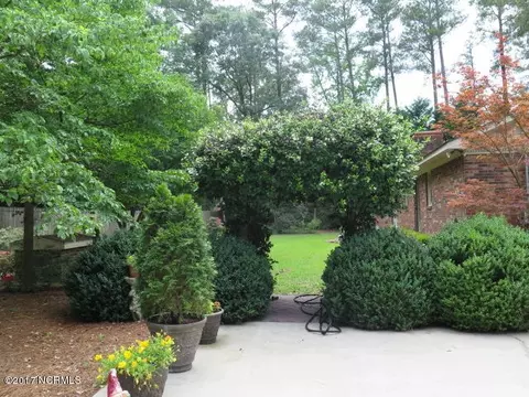 709 Dixie Rd, Clinton, NC 28328 photo 8