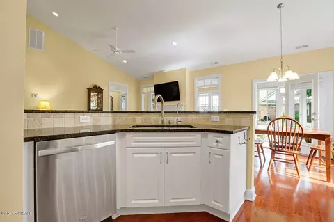 139 Highlands Dr, Hampstead, NC 28443 photo 7