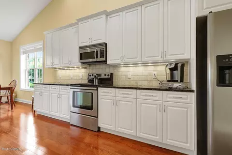 139 Highlands Dr, Hampstead, NC 28443 photo 4