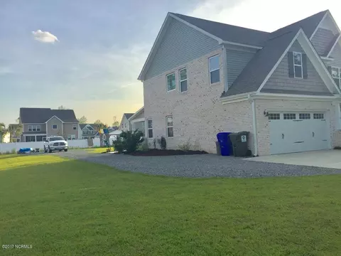 110 Center Dr, Hampstead, NC 28443 photo 2