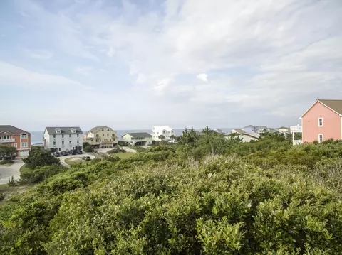 103 Robin St, Emerald Isle, NC 28594 photo 5