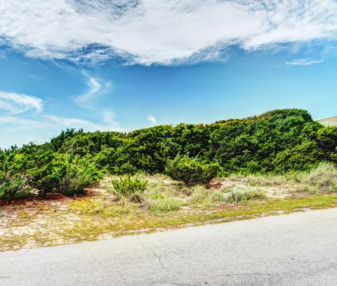 103 Robin St, Emerald Isle, NC 28594 photo 2