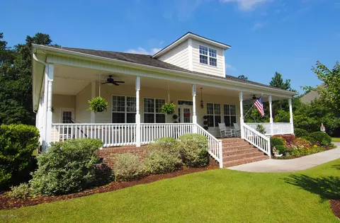 208 Headwaters Dr, Hampstead, NC 28443 photo 2