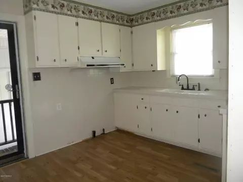568 S 4th St, Macclesfield, NC 27852 photo 4