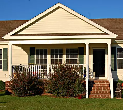 104 Cool Dr, Ernul, NC 28527 photo 2