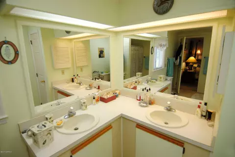 547 Groves Point Dr, Hampstead, NC 28443 photo 13