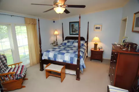 547 Groves Point Dr, Hampstead, NC 28443 photo 14