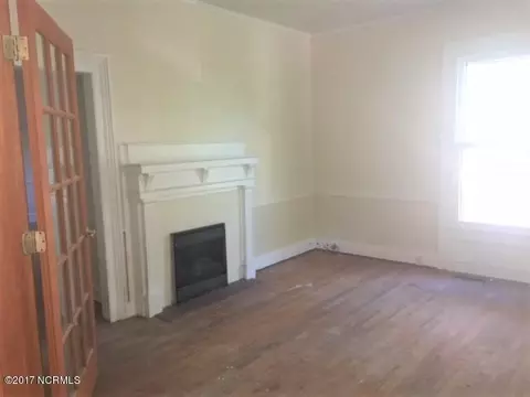 509 E 2nd St, Washington, NC 27889 photo 4