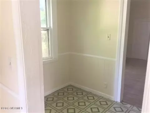 509 E 2nd St, Washington, NC 27889 photo 8