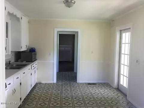 509 E 2nd St, Washington, NC 27889 photo 6