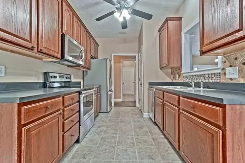 681 E Pipers Gln, Shallotte, NC 28470 photo 8