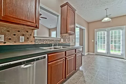 681 E Pipers Gln, Shallotte, NC 28470 photo 9