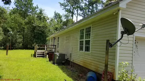 610 Center Dr, Hampstead, NC 28443 photo 2