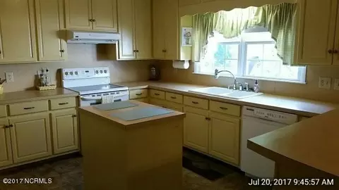 4671 Hinsons Xrds, Fair Bluff, NC 28439 photo 8