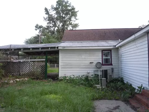 110 Thompson St, Chadbourn, NC 28431 photo 2