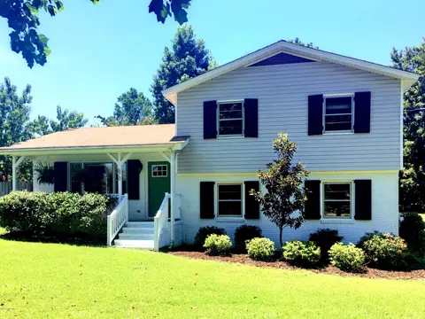 670 Hughes Rd, Hampstead, NC 28443 photo 1