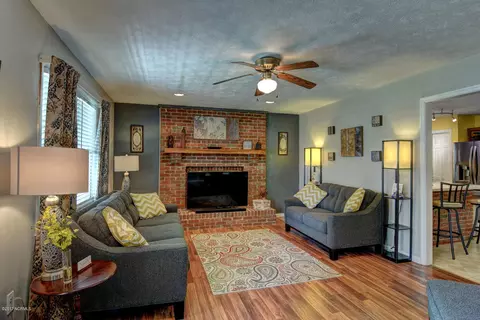 212 N 4th Ave, Atkinson, NC 28421 photo 5