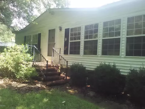 105 Cole Dr, Hampstead, NC 28443 photo 1