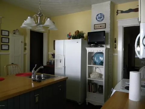 207 E Nash St, Spring Hope, NC 27882 photo 7