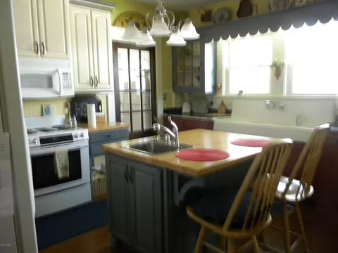 207 E Nash St, Spring Hope, NC 27882 photo 6