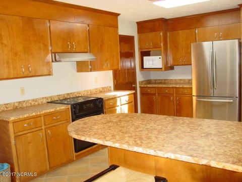 302 Grovediere Ln, Hampstead, NC 28443 photo 6