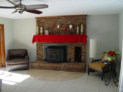 302 Grovediere Ln, Hampstead, NC 28443 photo 13