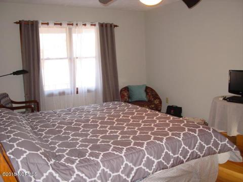 302 Grovediere Ln, Hampstead, NC 28443 photo 17