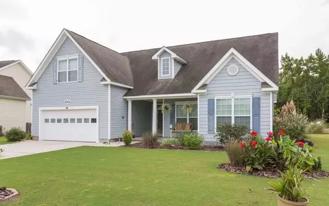 110 E Stockton Pl, Hampstead, NC 28443 photo 1