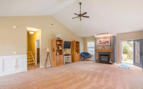 110 E Stockton Pl, Hampstead, NC 28443 photo 5