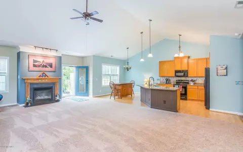 110 E Stockton Pl, Hampstead, NC 28443 photo 4