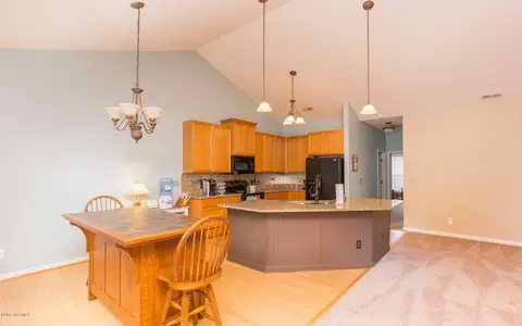 110 E Stockton Pl, Hampstead, NC 28443 photo 8